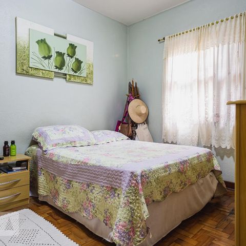 Casa à venda com 400m², 3 quartos e 2 vagasCasa 01 - Dormitório 01