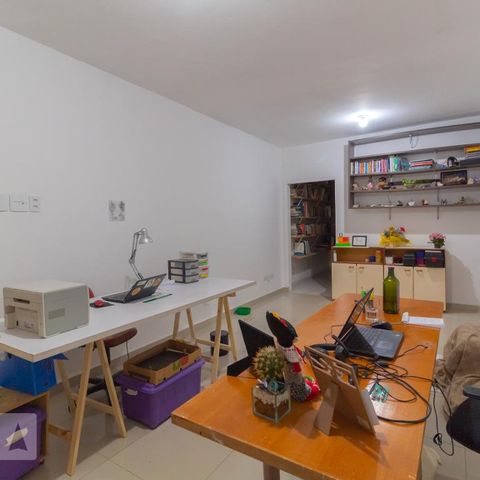 Casa à venda com 300m², 1 quarto e 2 vagasEscritório