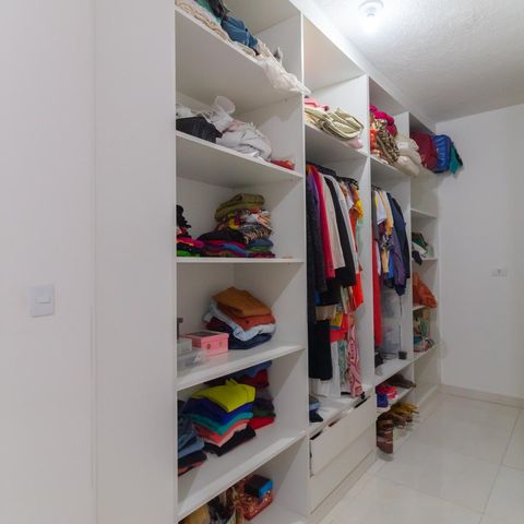 Casa à venda com 300m², 1 quarto e 2 vagasCloset da suíte