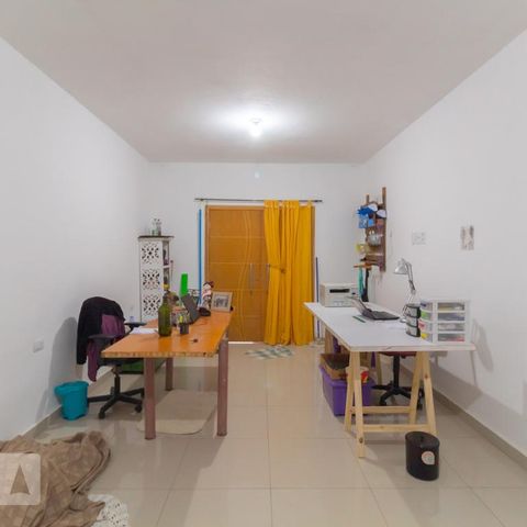 Casa à venda com 300m², 1 quarto e 2 vagasEscritório