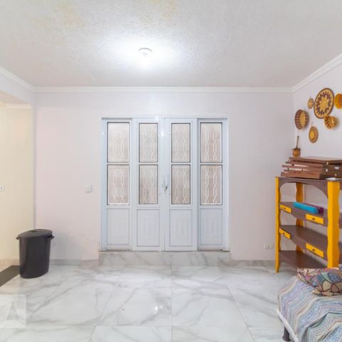 Casa à venda com 300m², 1 quarto e 2 vagasSala