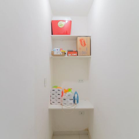 Casa à venda com 300m², 1 quarto e 2 vagasCloset da suíte