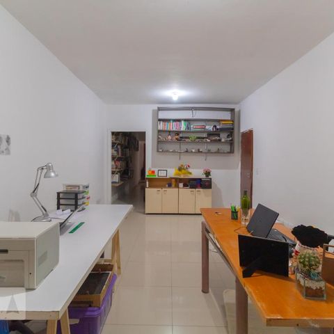 Casa à venda com 300m², 1 quarto e 2 vagasEscritório