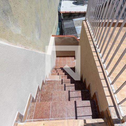 Casa à venda com 120m², 3 quartos e 1 vagaEscada