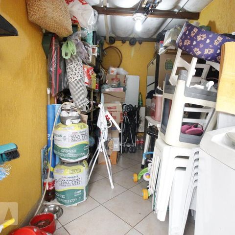 Casa à venda com 102m², 2 quartos e 4 vagasÁrea de Serviço e despensa