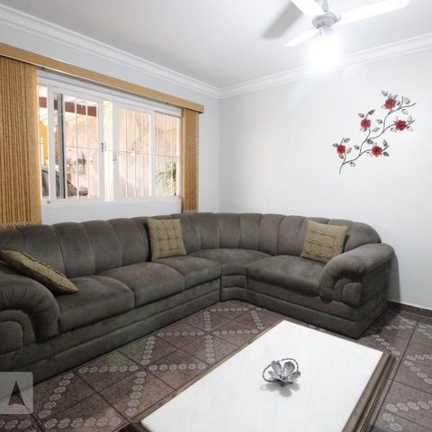Casa à venda com 102m², 2 quartos e 4 vagasSala