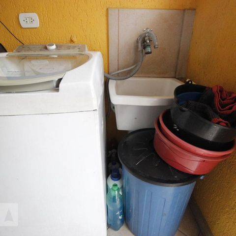 Casa à venda com 102m², 2 quartos e 4 vagasÁrea de Serviço e despensa