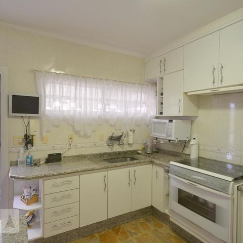 Casa à venda com 252m², 3 quartos e 3 vagasCozinha
