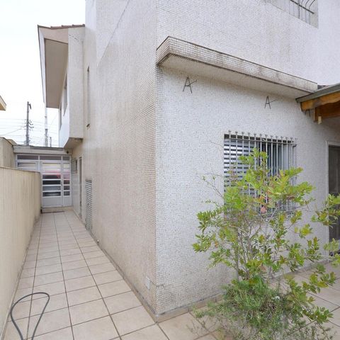 Casa à venda com 252m², 3 quartos e 3 vagasQuintal