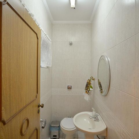 Casa à venda com 252m², 3 quartos e 3 vagasBanheiro