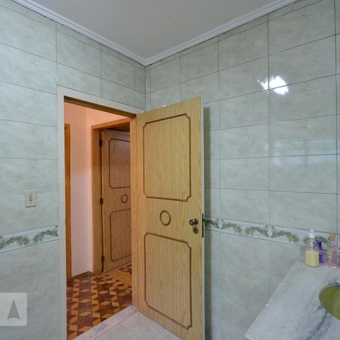 Casa à venda com 252m², 3 quartos e 3 vagasBanheiro Social