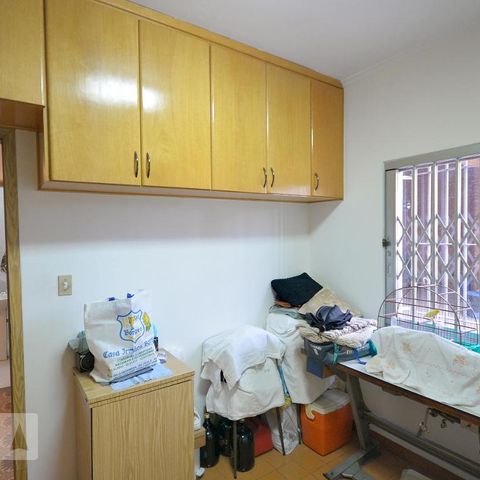 Casa à venda com 252m², 3 quartos e 3 vagasQuarto de Serviço