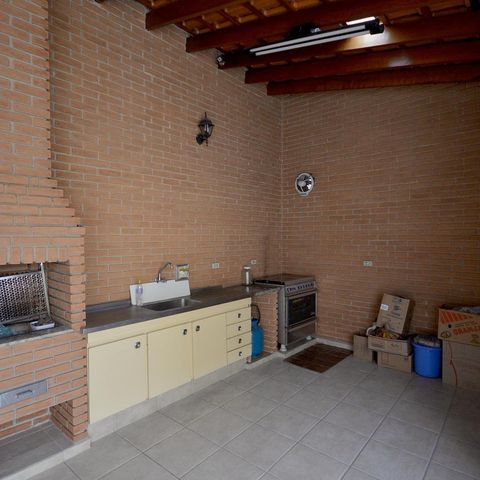 Casa à venda com 252m², 3 quartos e 3 vagasArea Externa