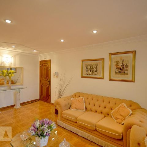 Casa à venda com 252m², 3 quartos e 3 vagasSala