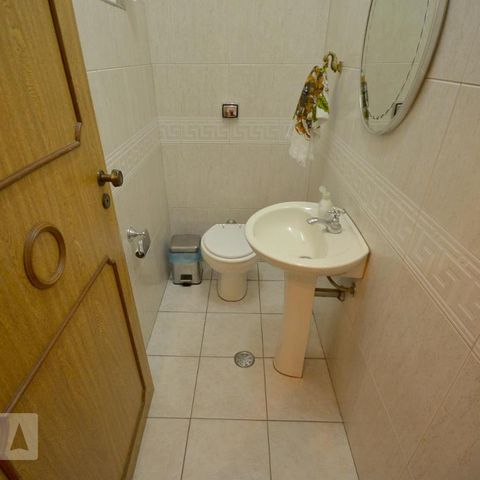Casa à venda com 252m², 3 quartos e 3 vagasBanheiro