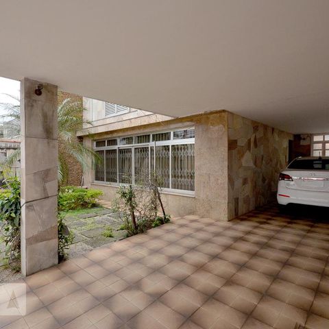 Casa à venda com 252m², 3 quartos e 3 vagasGaragem