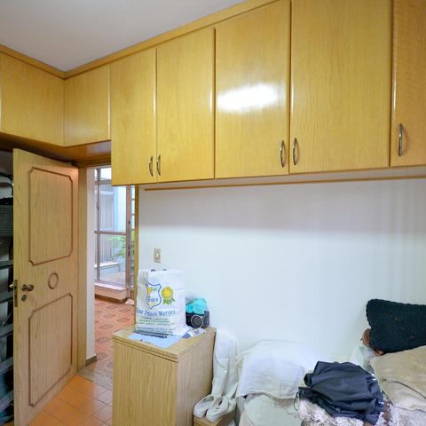 Casa à venda com 252m², 3 quartos e 3 vagasQuarto de Serviço