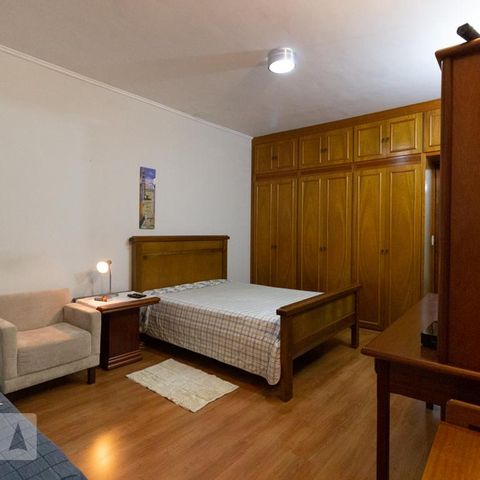 Casa à venda com 330m², 3 quartos e 8 vagasSuíte 3