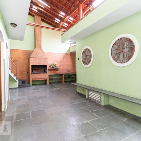 Casa à venda com 330m², 3 quartos e 8 vagasChurrasqueira