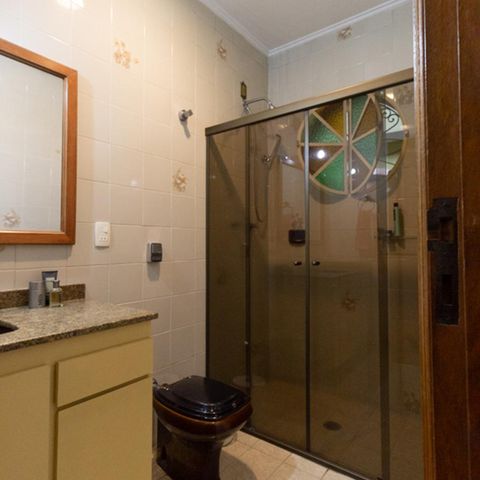 Casa à venda com 330m², 3 quartos e 8 vagasBanheiro suíte 3
