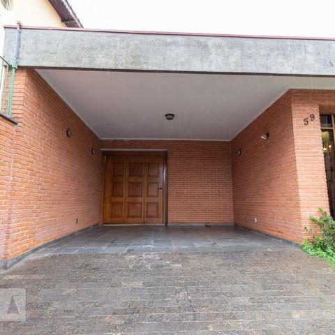 Casa à venda com 330m², 3 quartos e 8 vagasGaragem
