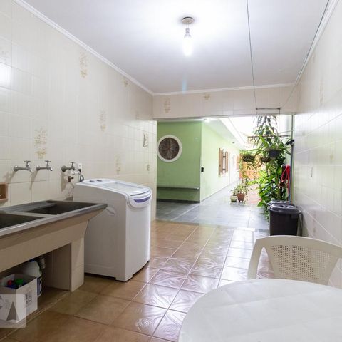 Casa à venda com 330m², 3 quartos e 8 vagasÁrea de serviço