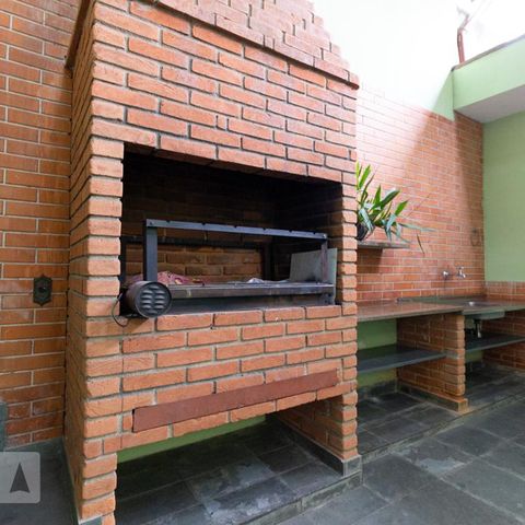 Casa à venda com 330m², 3 quartos e 8 vagasChurrasqueira