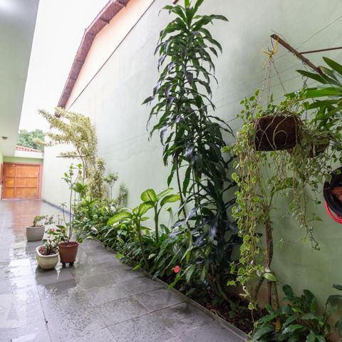 Casa à venda com 330m², 3 quartos e 8 vagasCorredor