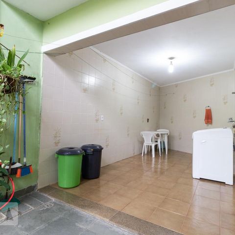 Casa à venda com 330m², 3 quartos e 8 vagasÁrea de serviço