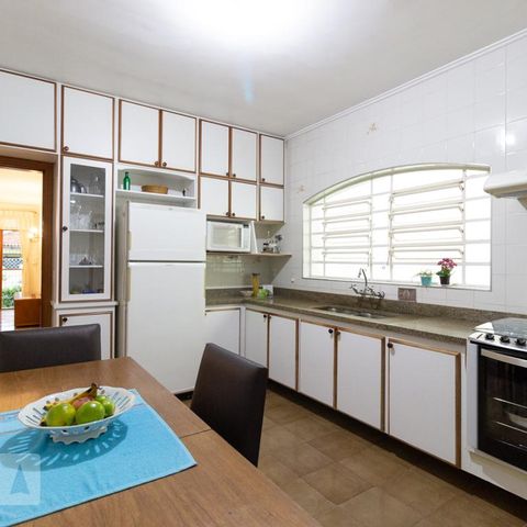 Casa à venda com 330m², 3 quartos e 8 vagasCozinha