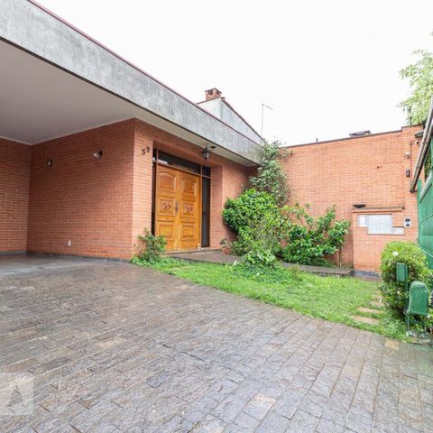 Casa à venda com 330m², 3 quartos e 8 vagasGaragem