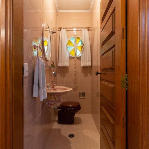 Casa à venda com 330m², 3 quartos e 8 vagasLavabo