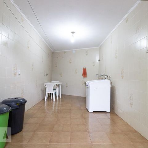 Casa à venda com 330m², 3 quartos e 8 vagasÁrea de serviço