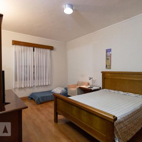 Casa à venda com 330m², 3 quartos e 8 vagasSuíte 3
