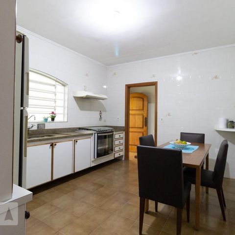 Casa à venda com 330m², 3 quartos e 8 vagasCozinha