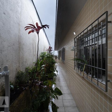 Casa à venda com 429m², 5 quartos e 1 vagaCorredor