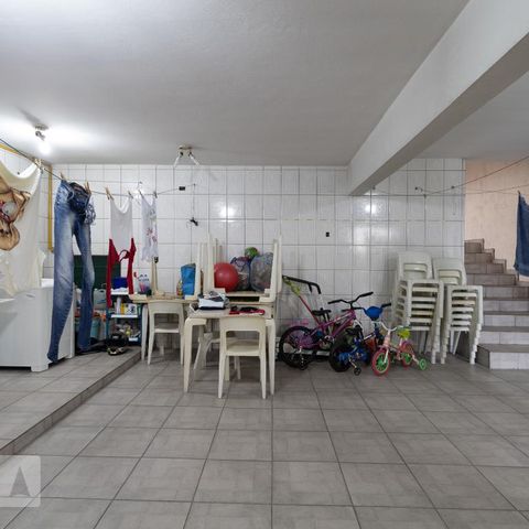 Casa à venda com 429m², 5 quartos e 1 vagaÁrea de serviço