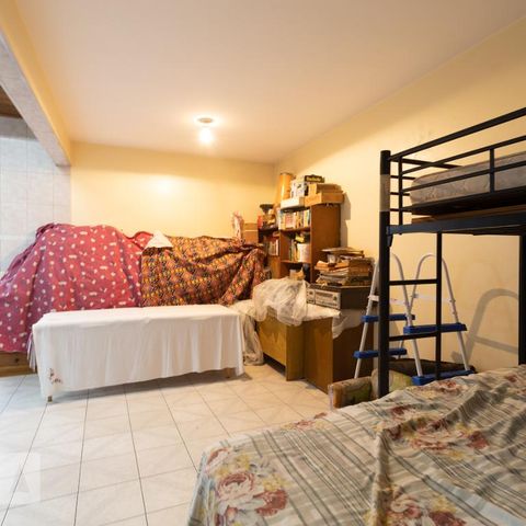 Casa à venda com 429m², 5 quartos e 1 vagaKitnet