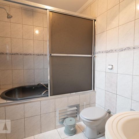Casa à venda com 429m², 5 quartos e 1 vagaBanheiro da Kitnet