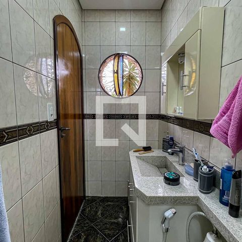 Casa à venda com 220m², 3 quartos e 2 vagasBanheiro do Quarto 1