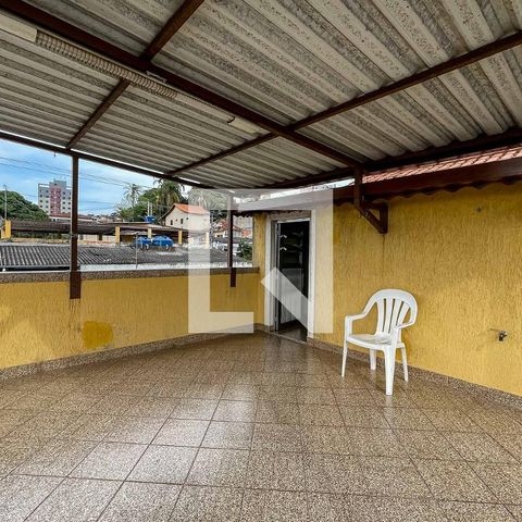 Casa à venda com 220m², 3 quartos e 2 vagasVaranda