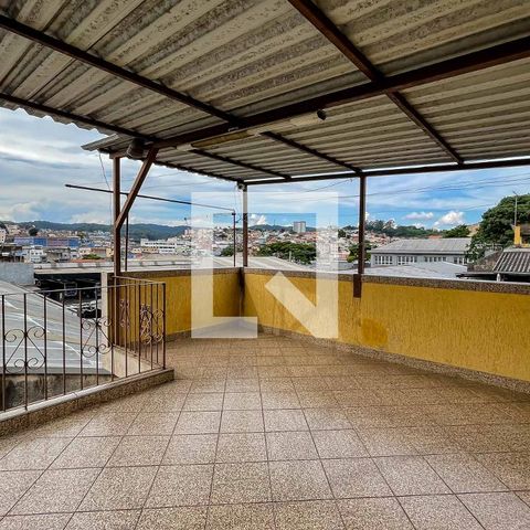 Casa à venda com 220m², 3 quartos e 2 vagasVaranda