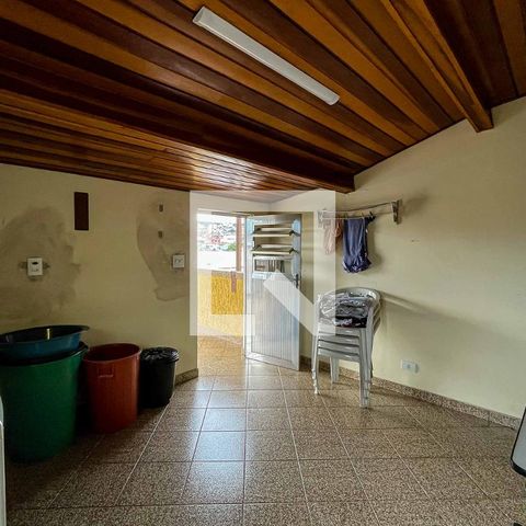 Casa à venda com 220m², 3 quartos e 2 vagasÁrea de Serviço