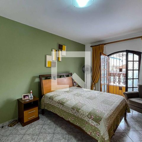 Casa à venda com 220m², 3 quartos e 2 vagasQuarto
