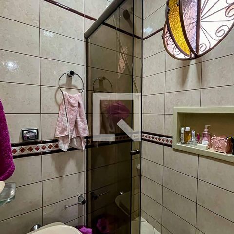 Casa à venda com 220m², 3 quartos e 2 vagasBanheiro do Quarto 2