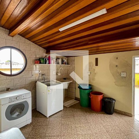 Casa à venda com 220m², 3 quartos e 2 vagasÁrea de Serviço