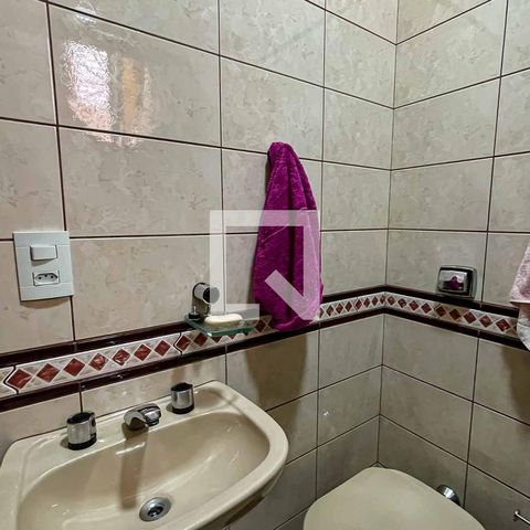 Casa à venda com 220m², 3 quartos e 2 vagasBanheiro do Quarto 2
