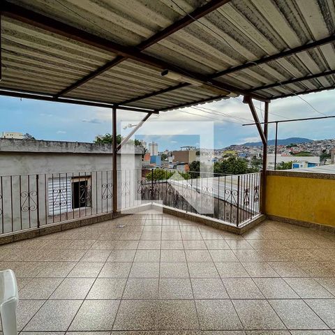 Casa à venda com 220m², 3 quartos e 2 vagasVaranda