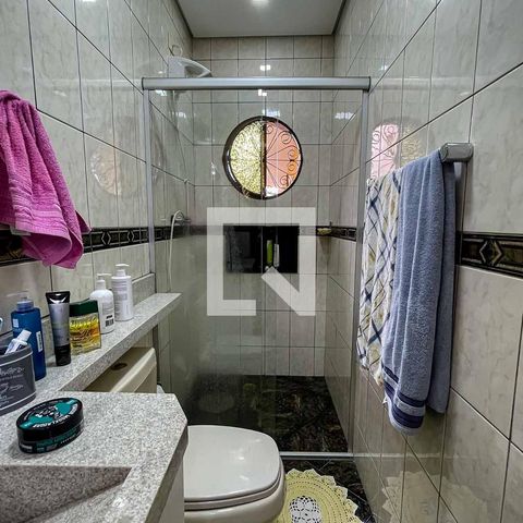 Casa à venda com 220m², 3 quartos e 2 vagasBanheiro do Quarto 1
