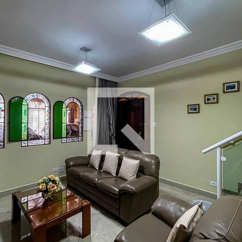 Casa à venda com 220m², 3 quartos e 2 vagasSala